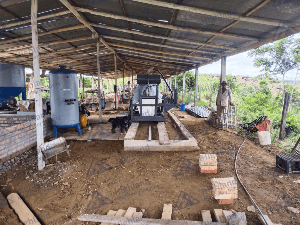 Máquina para bandejas de huevo en Colombia (2)